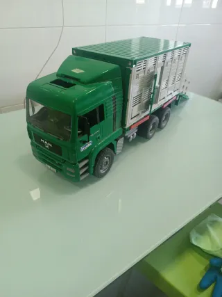 Camión Bruder Verde y Blanco