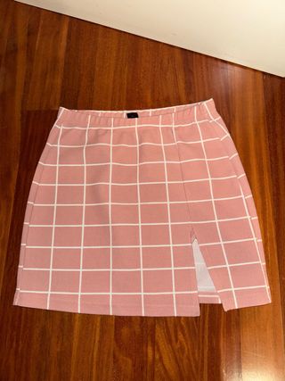 Falda corta rosa a cuadros