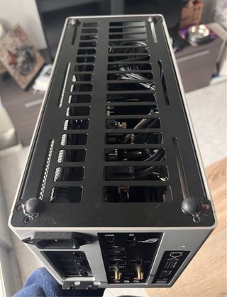 Caja Mini itx Louqe Ghost S1