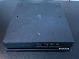 Sony PS4 Console + 2 Controller + giochi