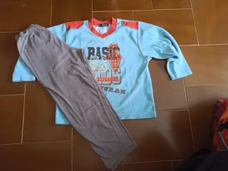 Pijama niño talla 8