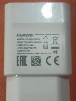 Cargador original Huawei, modelo HW-050200E01