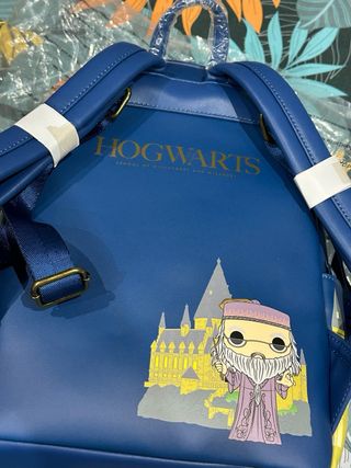 Mochila Loungefly Hogwarts harry potter glow