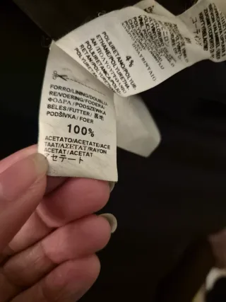 Abrigo efecto piel Zara negro