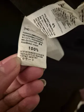 Abrigo efecto piel Zara negro