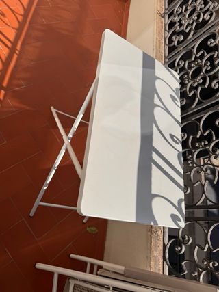 Mesita plegable exterior blanca