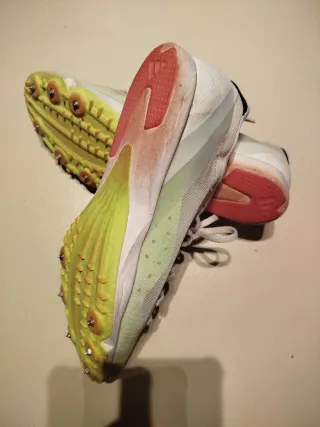 Zapatillas Adidas Atletismo Clavos Verde/Blanco.