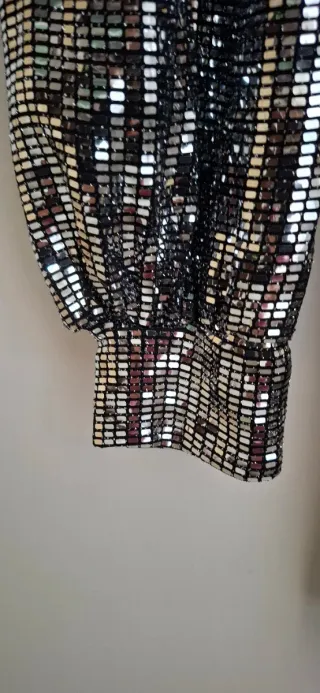 Abito nero effetto specchiato