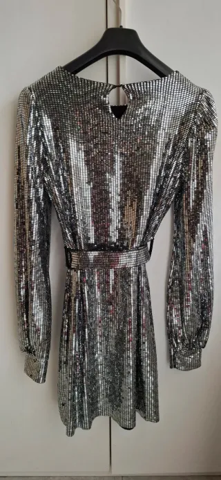 Abito nero effetto specchiato