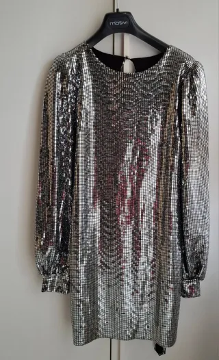 Abito nero effetto specchiato