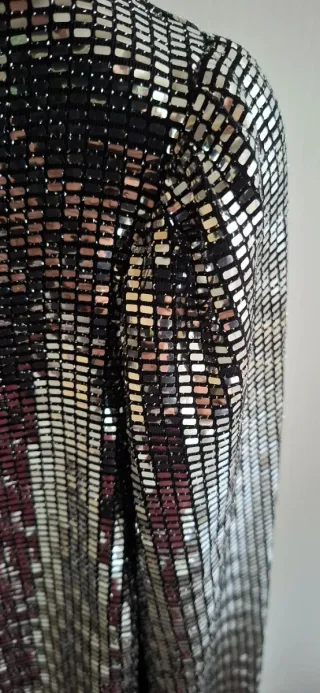 Abito nero effetto specchiato