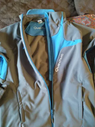 Chaqueta montaña unisex Quechua.