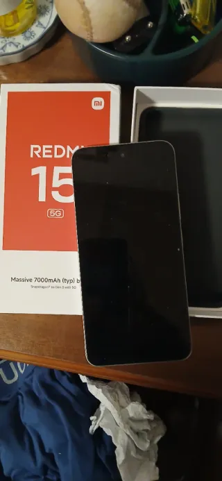 Teléfono Xiaomi Redmi 15 5G Plata