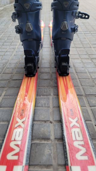 Pack Esquí Completo: Botas, Esquís y Casco