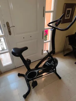 Bicicleta Estática Negra