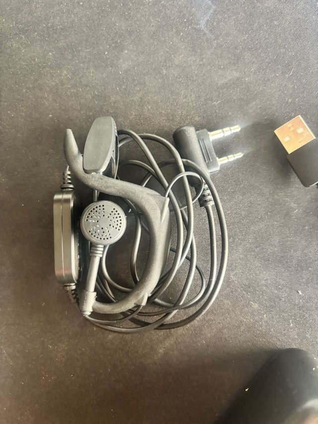 2 Radios Walkie Talkie + Accesorios