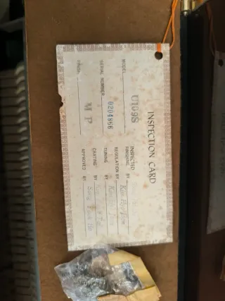 Piano de pared Young Chang caoba