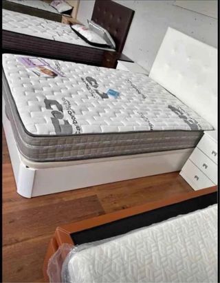 Canapé y colchón a estrenar