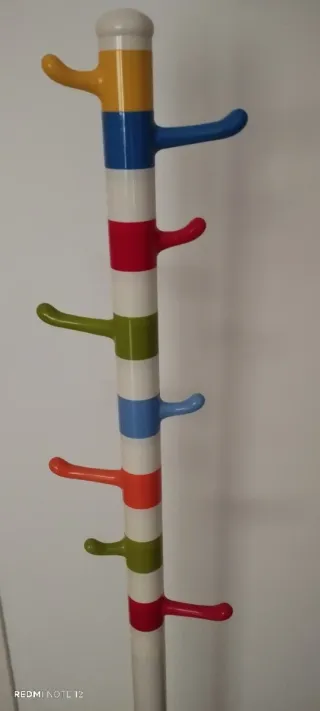 Perchero infantil IKEA multicolor (1'25m.)