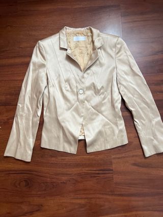 Traje de mujer dorado marca purificación garcia