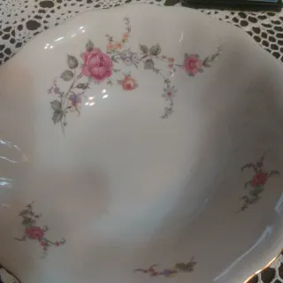 Ciotola in porcellana con fiori ideale x macedonia