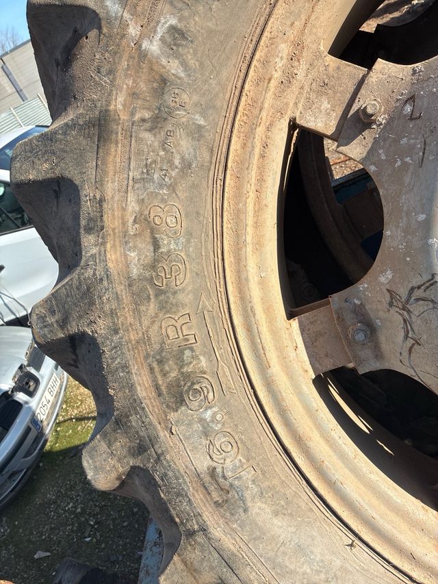 2 Ruedas de tractor Firestone con llanta