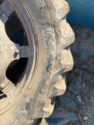 2 Ruedas de tractor Firestone con llanta