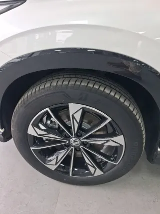 MG HS híbrido luxury 2026