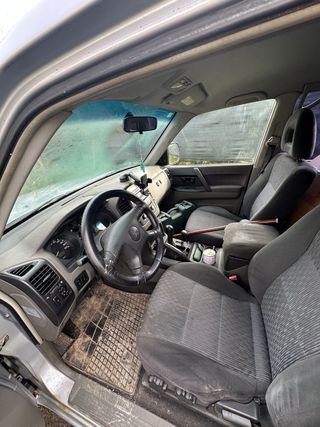 Mitsubishi Montero 2005