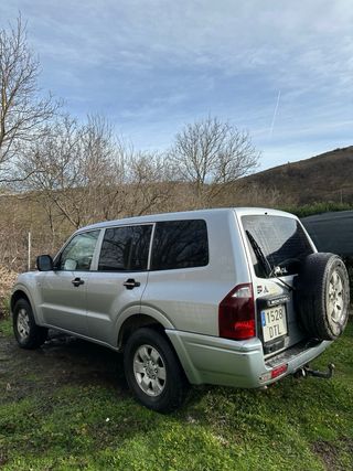 Mitsubishi Montero 2005