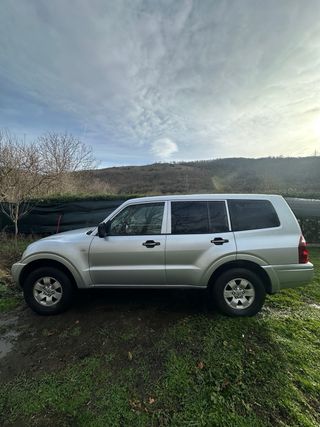Mitsubishi Montero 2005