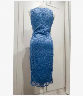 Vestido de fiesta azul encaje