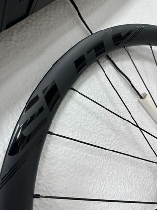 Ruedas ELITEWHEELS 38mm Carbono