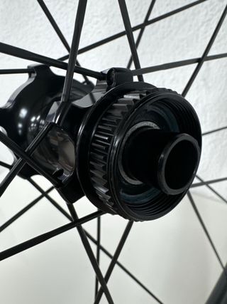 Ruedas ELITEWHEELS 38mm Carbono