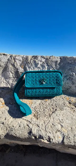 Borsa uncinetto petrolio con spilla