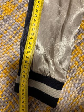Chaqueta bomber Zara bordada satinada