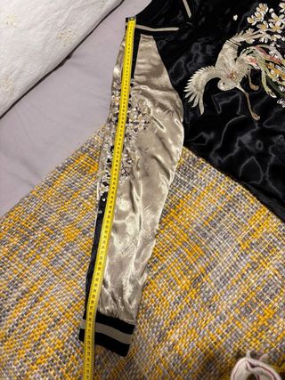 Chaqueta bomber Zara bordada satinada