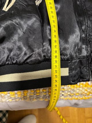 Chaqueta bomber Zara bordada satinada