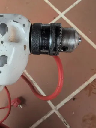 Taladro Vintage Eléctrico Blanco