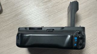 Impugnatura a batteria Meike per Canon EOS