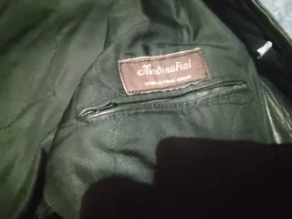 Chaqueta de piel negra
