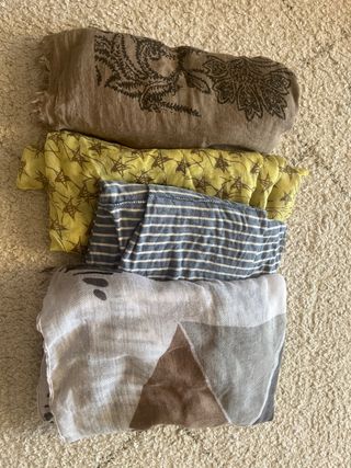 Lote de 4 fulares estampados