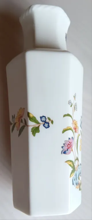 Jarrón de porcelana inglesa