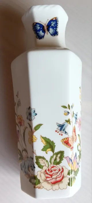 Jarrón de porcelana inglesa