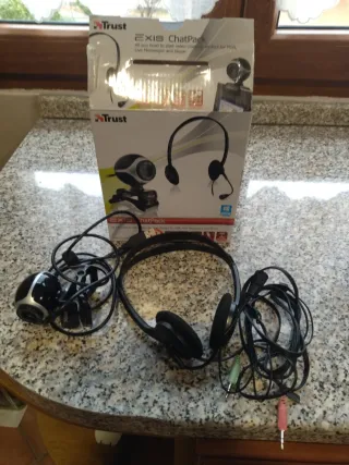 Trust Exis ChatPack Webcam + Cuffie
