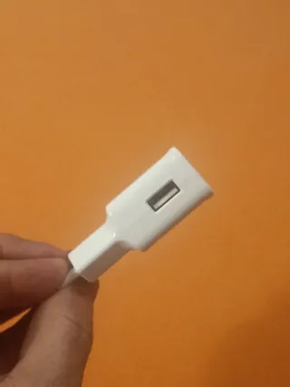 Cargador original Samsung, modelo EP-TA200