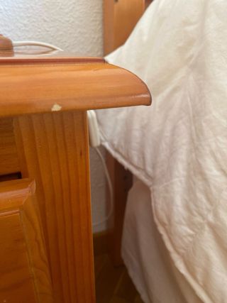 Dormitorio madera color miel