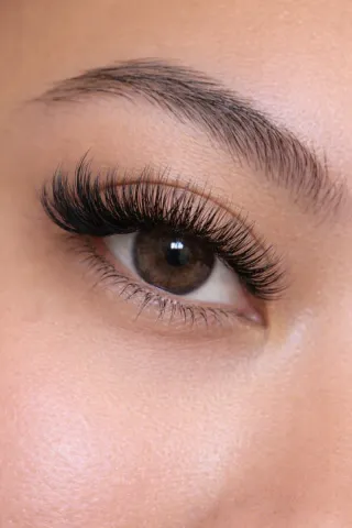 Extensiones de pestañas