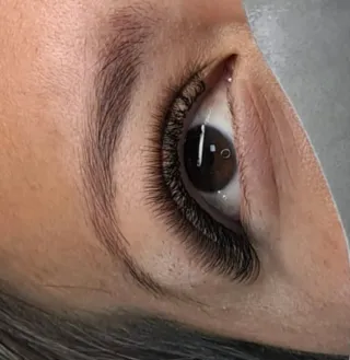 Extensiones de pestañas