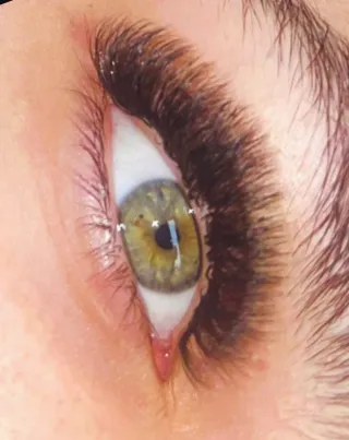 Extensiones de pestañas